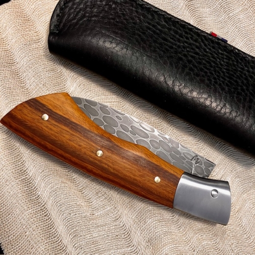 Couteau à cran forcé