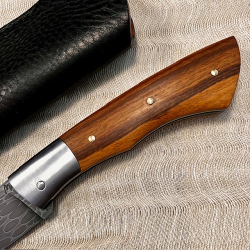 Couteau à cran forcé
