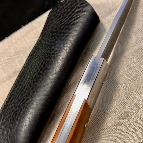 Couteau à cran forcé