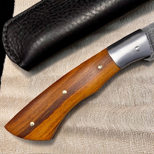 Couteau à cran forcé