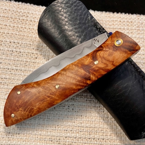 Couteau à cran forcé