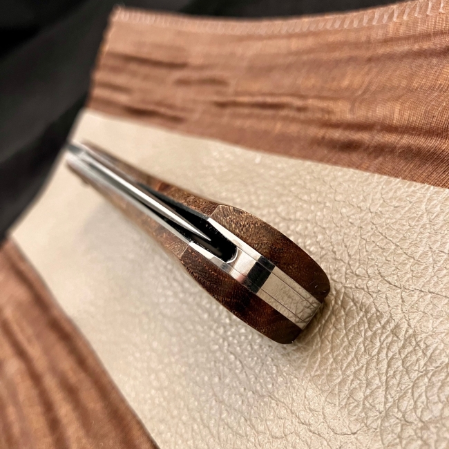 Couteau a cran forcé (vendu)