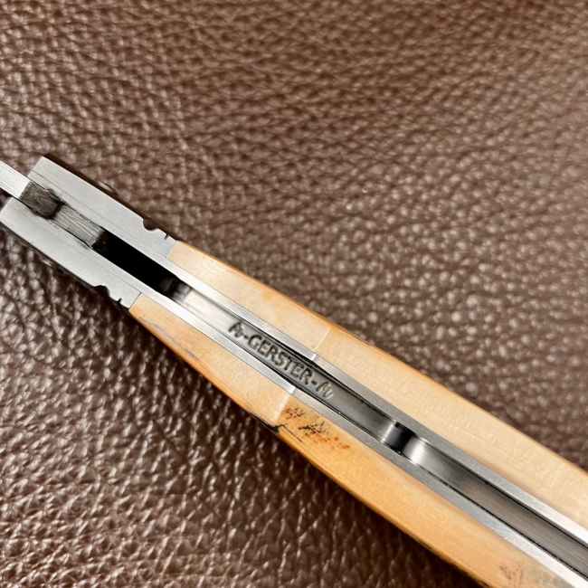 Couteau a cran forcé (vendu)